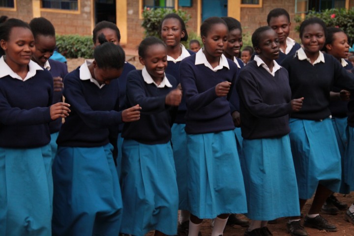 Maria Immaculate students dance on receiving the lanterns.